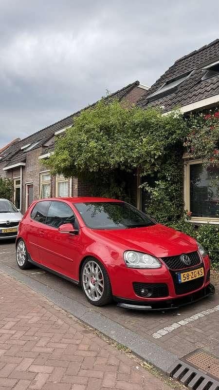 Rood Gebruikt 2005 VW Golf IV GTI Hatchback | € 5.700 - Afbeelding 1/4
