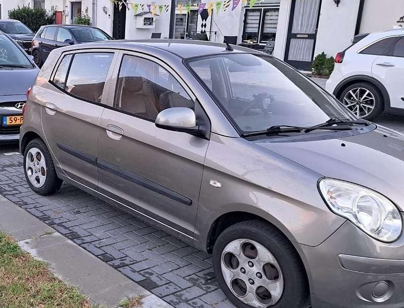 Grijs Gebruikt 2010 Kia Picanto Hatchback | € 2.500 (Goede deal) - Afbeelding 1/4