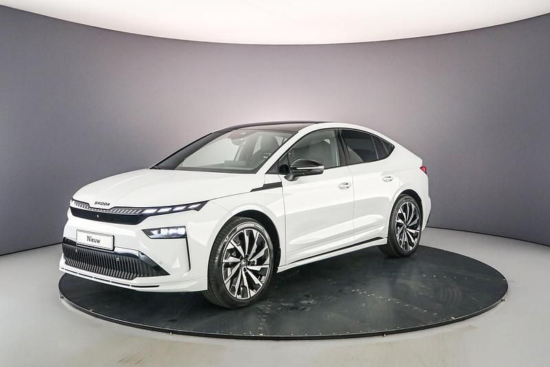 Wit Nieuw 2025 Skoda Enyaq iV SportLine SUV | € 57.615 (Iets duurder) - Afbeelding 1/4