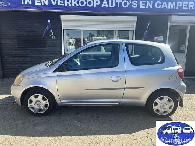 Grijs Gebruikt 2000 Toyota Yaris Hatchback | € 1.100 (Eerlijke prijs) - Afbeelding 1/4