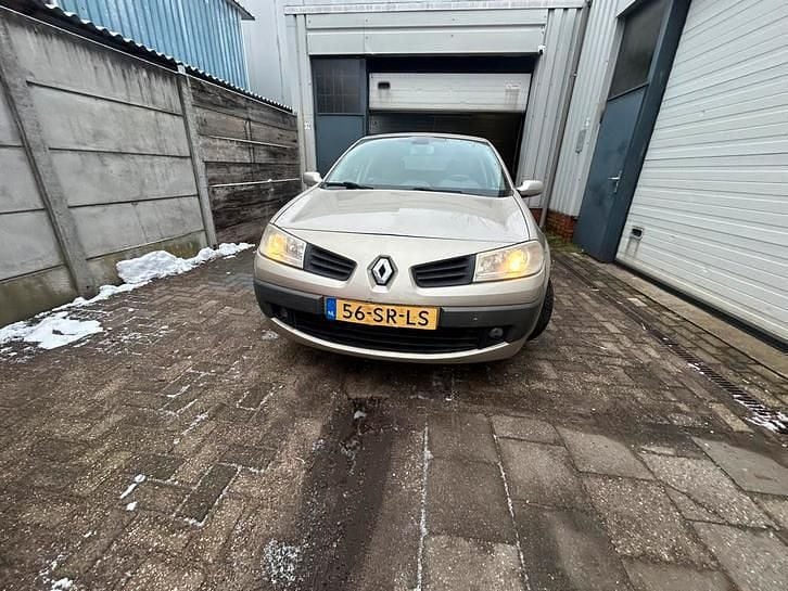 Occasion 2006 Renault Mégane II | € 1.100 (Super prijs) - Afbeelding 1/4