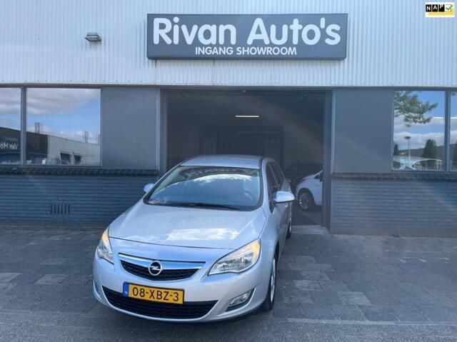 Grijs, andere lak Gebruikt 2012 Opel Astra Stationwagen | € 2.950 (Eerlijke prijs) - Afbeelding 1/4