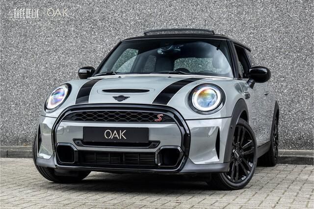 Grijs Gebruikt 2022 Mini Cooper S Hatchback | € 33.900 (Eerlijke prijs) - Afbeelding 1/3