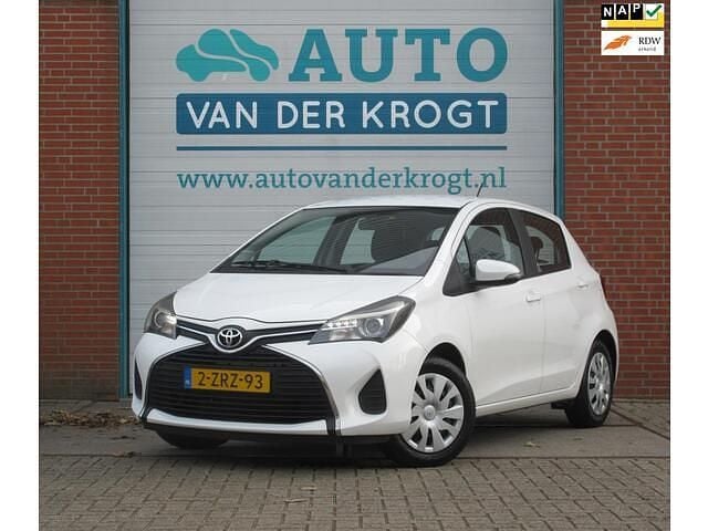 Wit Gebruikt 2015 Toyota Yaris Hatchback | € 12.495 (Eerlijke prijs) - Afbeelding 1/4