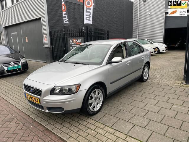 Grijs Gebruikt 2004 Volvo S40 Sedan | € 2.999 (Eerlijke prijs) - Afbeelding 1/4