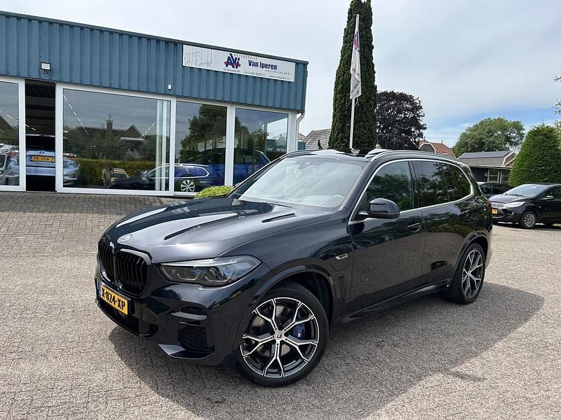 Zwart Occasion 2023 BMW X5 Executive SUV | € 69.495 (Goede deal) - Afbeelding 1/4