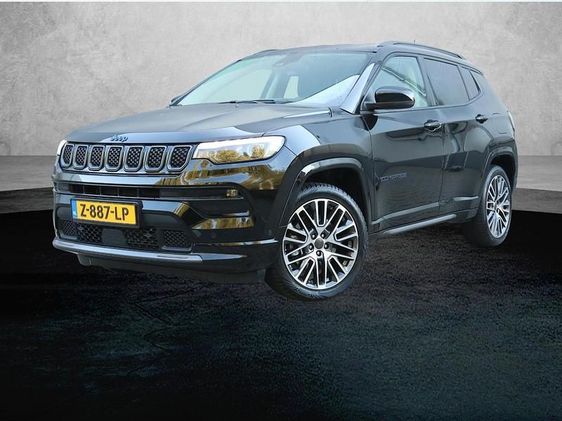 Zwart Gebruikt 2024 Jeep Compass Summit SUV | € 33.420 (Duur) - Afbeelding 1/1