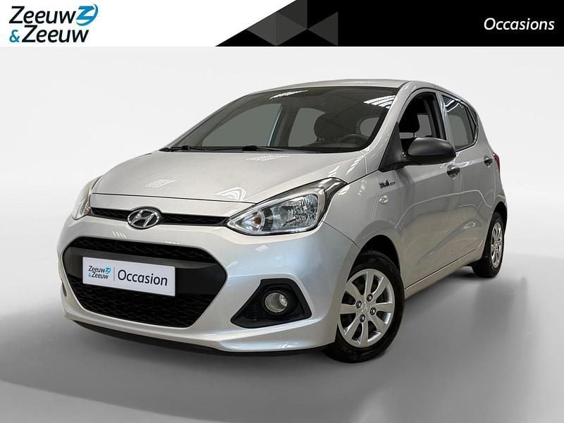 Grijs Gebruikt 2015 Hyundai i10 Hatchback | € 6.250 (Eerlijke prijs) - Afbeelding 1/4