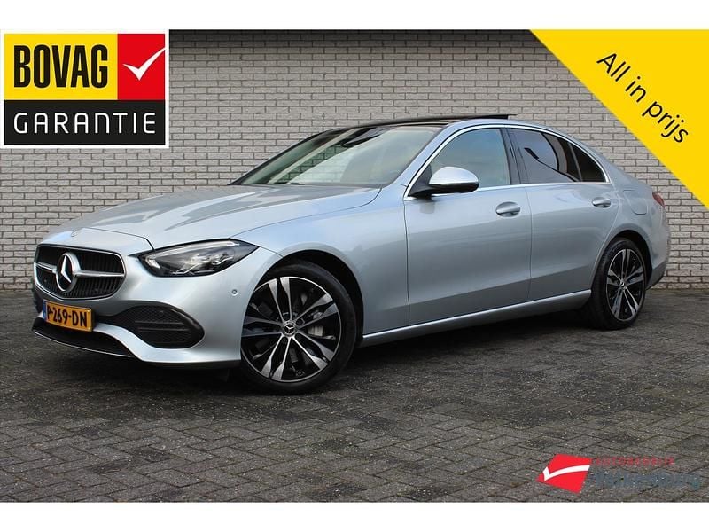 Grijs Occasion 2022 Mercedes C300e AMG line Sedan | € 41.950 (Eerlijke prijs) - Afbeelding 1/4