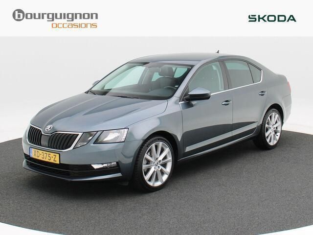 Grijs Gebruikt 2019 Skoda Octavia Business Line Hatchback | € 16.850 (Eerlijke prijs) - Afbeelding 1/4