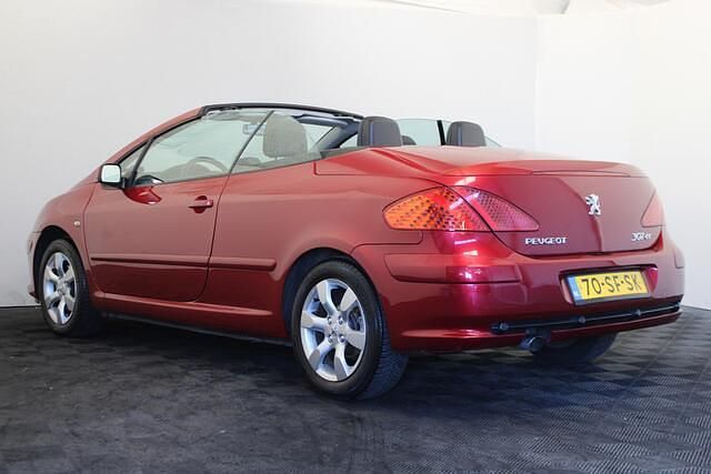 Occasion Peugeot 307 CC 109 PK (80 kW) 2005 Rood (metallic) Cabriolet