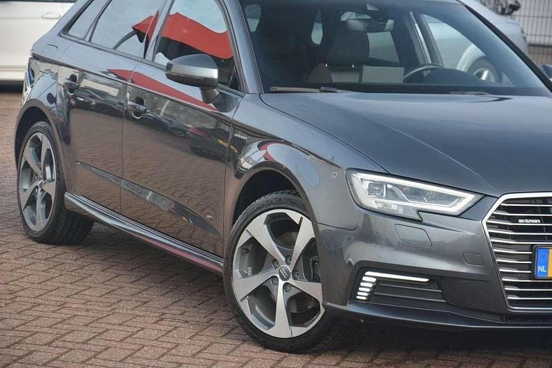 Occasion Audi A3 Sportback e-tron Sport 2016 Grijs Hatchback