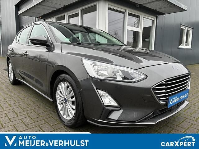Grijs (metallic) Occasion 2019 Ford Focus Business Edition Hatchback | € 11.999 (Goede deal) - Afbeelding 1/4