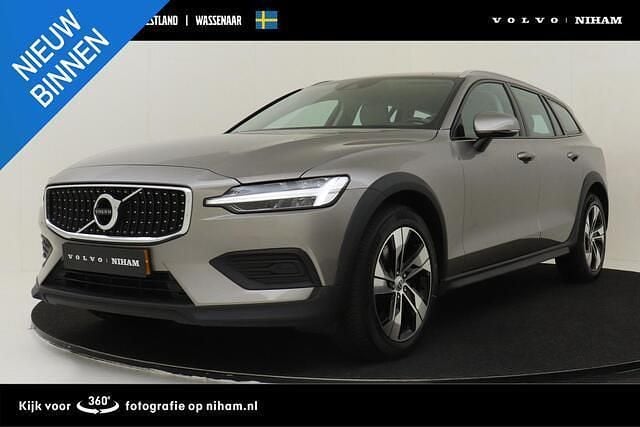 Grijs Gebruikt 2021 Volvo V60 CC Pro Stationwagen | € 38.290 (Super prijs) - Afbeelding 1/4