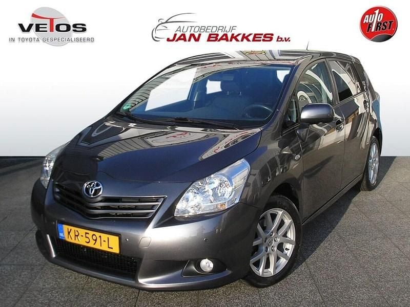 Grijs Occasion 2012 Toyota Verso MPV | € 9.950 (Iets duurder) - Afbeelding 1/4