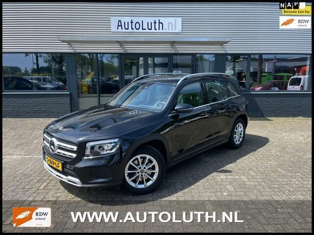 Zwart Gebruikt 2023 Mercedes GLB180 Business SUV | € 39.950 - Afbeelding 1/4