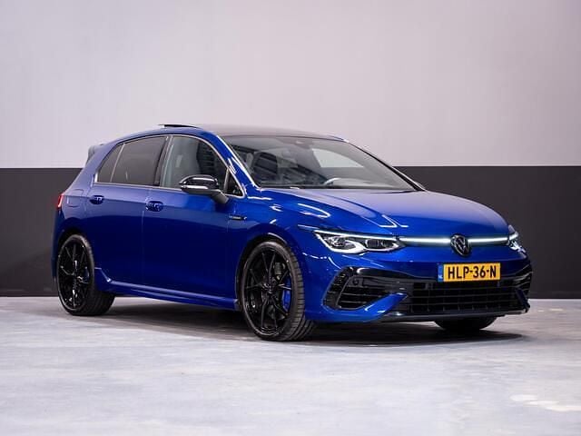 Blauw (metallic) Occasion 2024 VW Golf VIII R Hatchback | € 53.950 (Eerlijke prijs) - Afbeelding 1/4