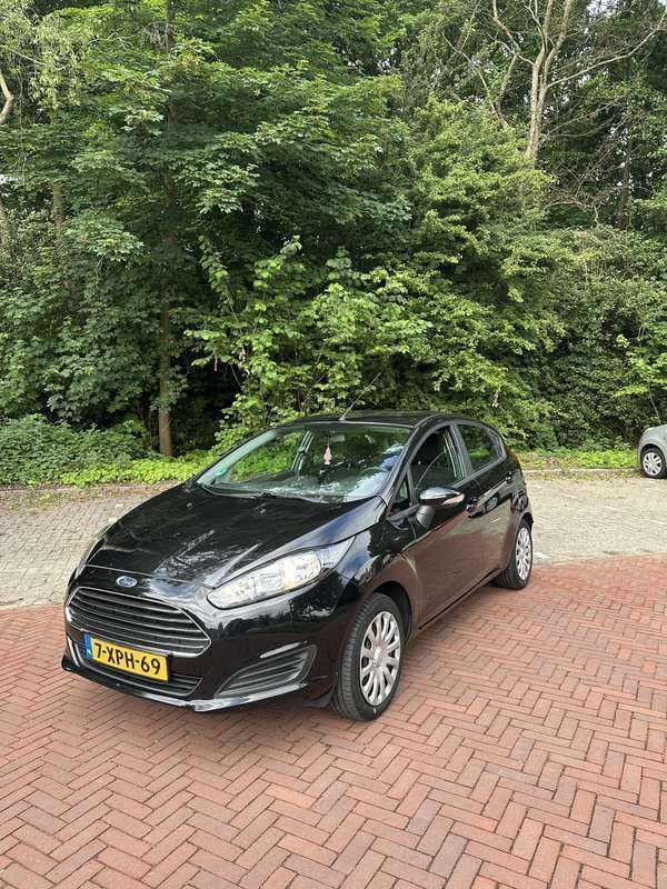 Zwart Gebruikt 2014 Ford Fiesta Style Hatchback | € 3.900 (Eerlijke prijs) - Afbeelding 1/4