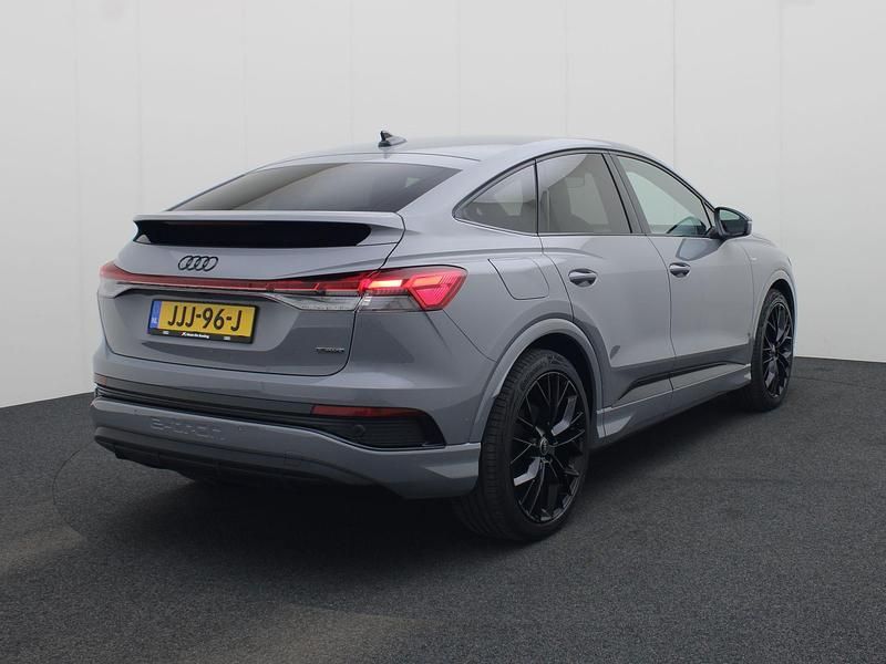Nieuw Audi Q4 e-tron 11 kW (15 PK) 2025 Grijs SUV