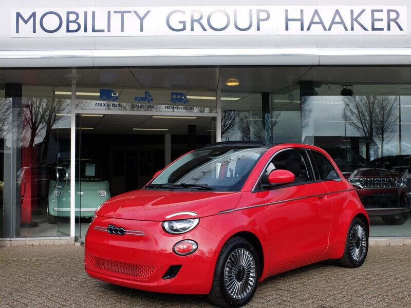 Rood Nieuw 2025 Fiat 500C Cabriolet | € 32.400 - Afbeelding 1/4
