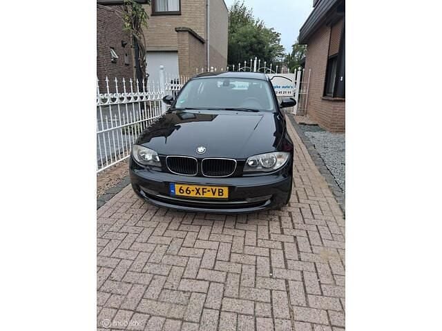 Zwart Gebruikt 2007 BMW 116 Hatchback | € 3.450 (Eerlijke prijs) - Afbeelding 1/4