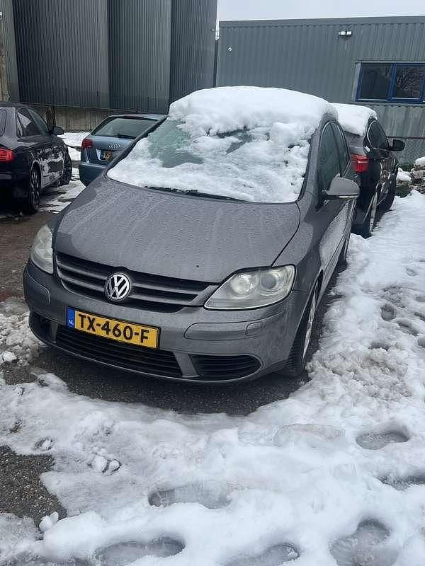 Occasion 2006 VW Golf Sportline Sedan | € 900 - Afbeelding 1/4