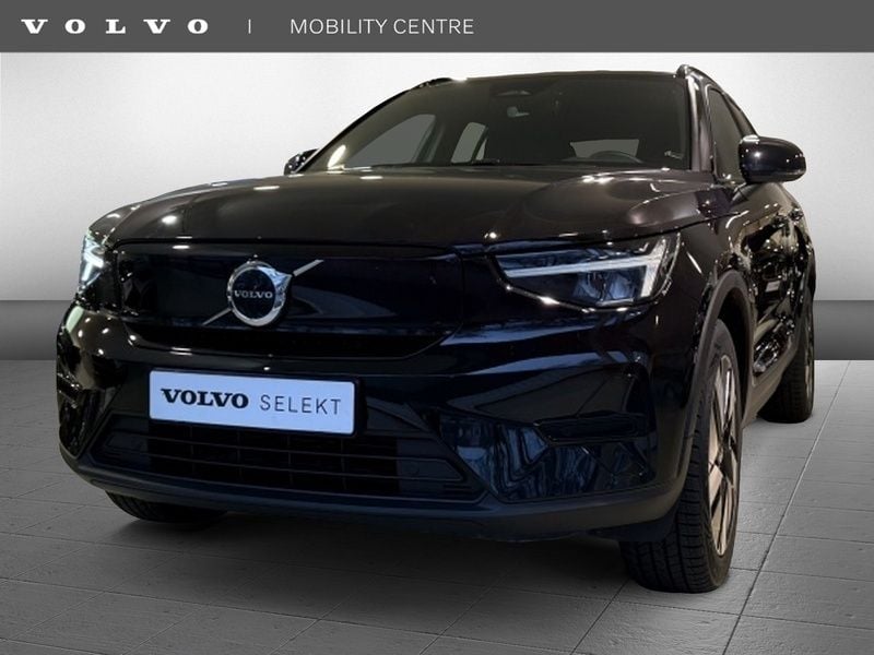 Zwart Gebruikt 2023 Volvo XC40 Plus SUV | € 44.995 (Iets duurder) - Afbeelding 1/4