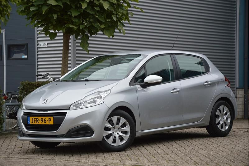 Grijs Gebruikt 2018 Peugeot 208 Hatchback | € 7.950 (Eerlijke prijs) - Afbeelding 1/4