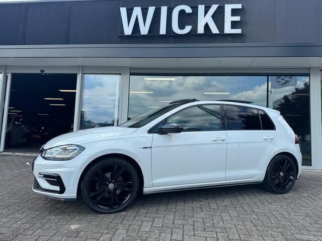 Wit Gebruikt 2017 VW Golf VII Highline Hatchback | € 17.400 (Goede deal) - Afbeelding 1/4