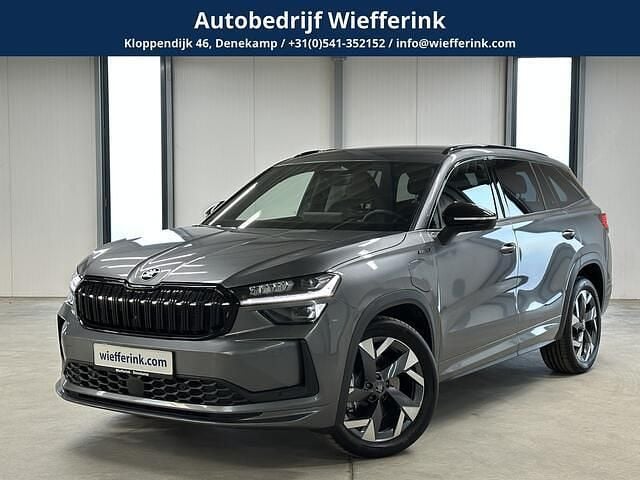Grijs Occasion 2025 Skoda Kodiaq SportLine SUV | € 46.950 (Super prijs) - Afbeelding 1/4