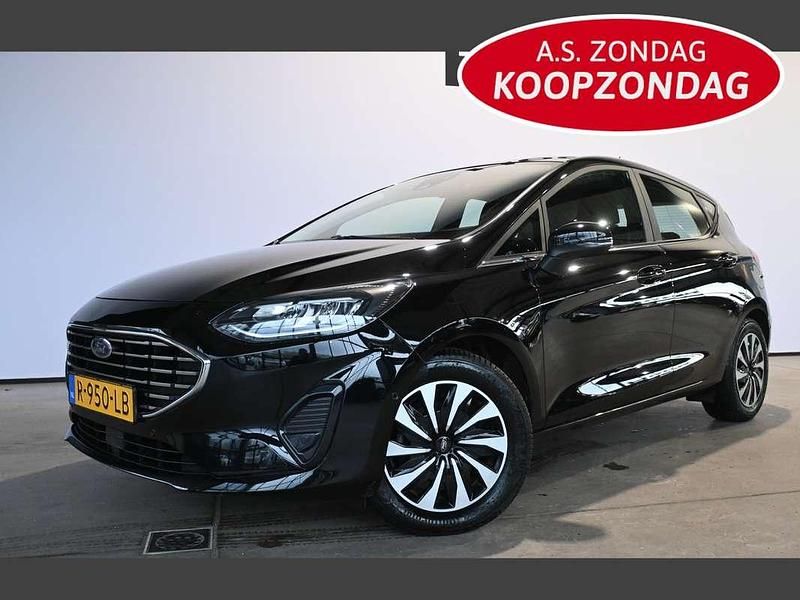 Zwart Gebruikt 2022 Ford Fiesta Titanium Hatchback | € 9.940 (Goede deal) - Afbeelding 1/4