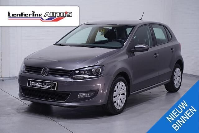 Grijs Gebruikt 2014 VW Polo Highline Hatchback | € 5.966 (Eerlijke prijs) - Afbeelding 1/4