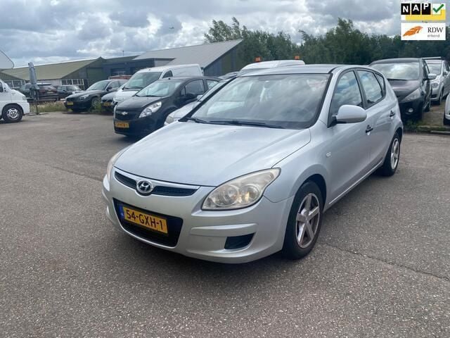Grijs Gebruikt 2008 Hyundai i30 Active Hatchback | € 1.750 (Eerlijke prijs) - Afbeelding 1/4