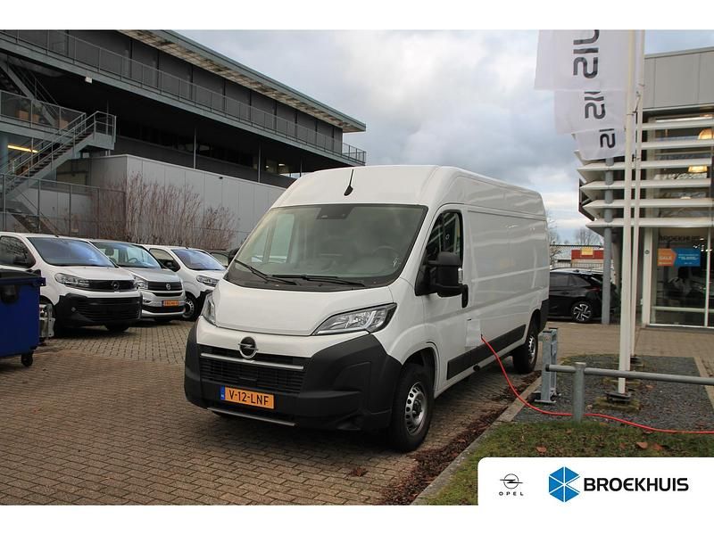 Wit Gebruikt 2025 Opel Movano Van | € 38.722 - Afbeelding 1/4