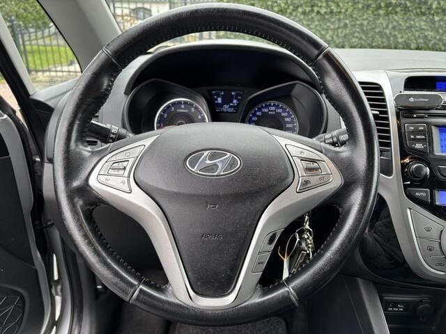 Occasion Hyundai ix20 90 PK (66 kW) 2014 Grijs, metallic lak Hatchback