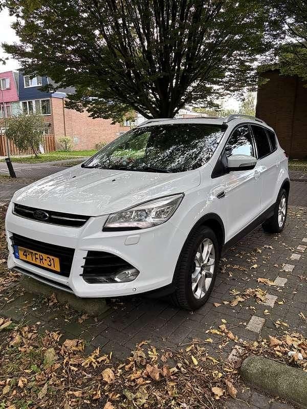 Wit Gebruikt 2014 Ford Kuga Titanium SUV | € 15.000 (Iets duurder) - Afbeelding 1/4