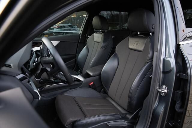 Occasion Audi A4 S-Line 150 PK (110 kW) 2021 Grijs (metallic) Stationwagen