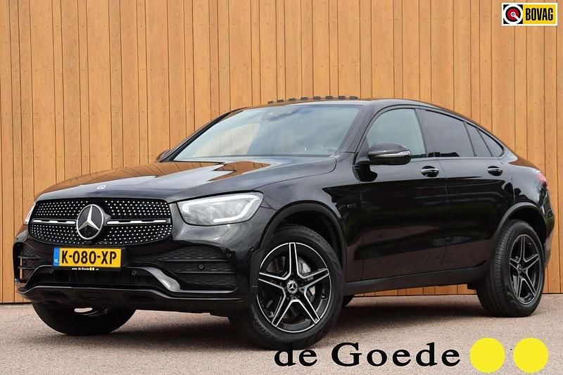 Occasion Mercedes GLC300e Business 320 PK (235 kW) 2021 Zwart, metallic lak Coupé