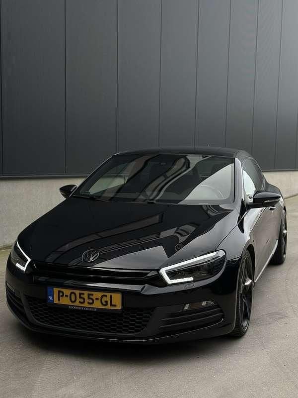 Zwart Gebruikt 2009 VW Scirocco Coupé | € 11.250 (Eerlijke prijs) - Afbeelding 1/4