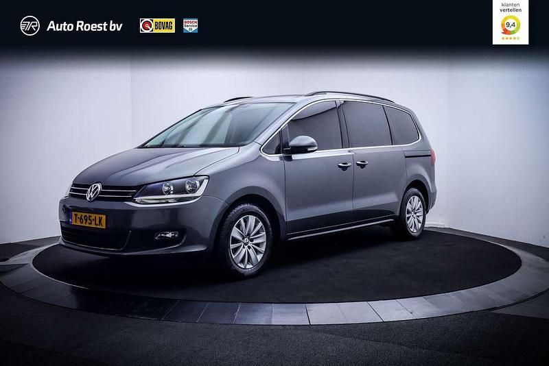 Grijs Gebruikt 2018 VW Sharan Exclusive MPV | € 24.950 (Eerlijke prijs) - Afbeelding 1/4