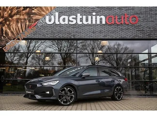 Grijs Gebruikt 2024 Cupra Leon VZ Stationwagen | € 28.900 (Goede deal) - Afbeelding 1/4