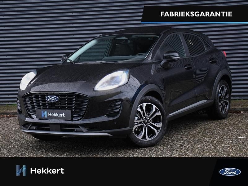 Zwart Nieuw 2024 Ford Puma Gen-E Titanium SUV | € 32.415 (Eerlijke prijs) - Afbeelding 1/4