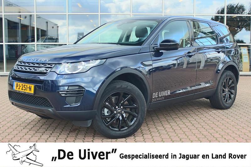 Blauw, metallic lak Gebruikt 2017 Land Rover Discovery Sport Pure SUV | € 28.345 - Afbeelding 1/4