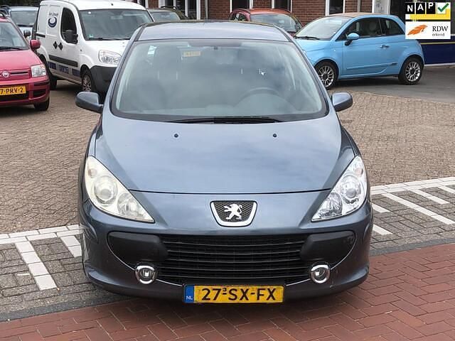 Grijs Occasion 2006 Peugeot 307 Hatchback | € 999 (Eerlijke prijs) - Afbeelding 1/4