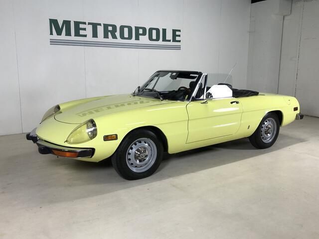 Occasion Alfa Romeo Spider Veloce 132 PK (97 kW) 1973 Geel Cabriolet