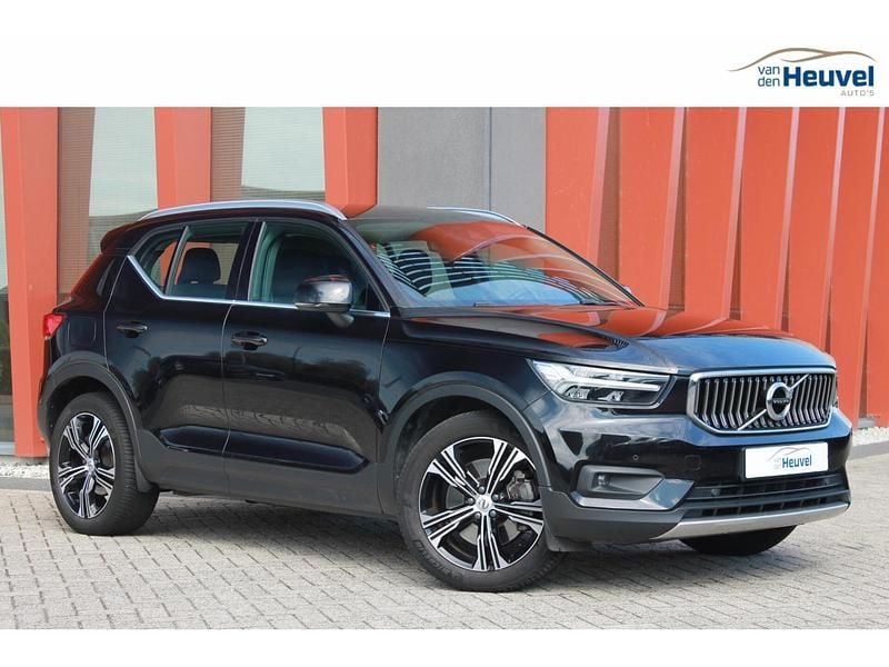 Zwart Gebruikt 2021 Volvo XC40 Inscription SUV | € 27.800 (Super prijs) - Afbeelding 1/4