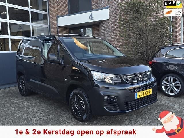 Zwart Gebruikt 2020 Peugeot Partner Premium MPV | € 7.995 (Eerlijke prijs) - Afbeelding 1/4