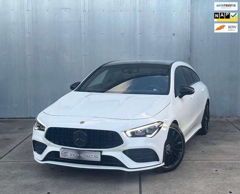 Wit, metallic lak Gebruikt 2021 Mercedes CLA220 Shooting Brake AMG Stationwagen | € 29.950 - Afbeelding 1/4