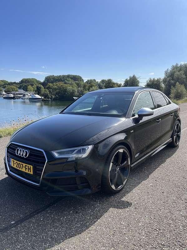 Zwart Gebruikt 2019 Audi A3 S-Line Sedan | € 15.999 (Goede deal) - Afbeelding 1/4