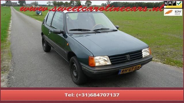 Groen Gebruikt 1997 Peugeot 205 Hatchback | € 2.250 - Afbeelding 1/4